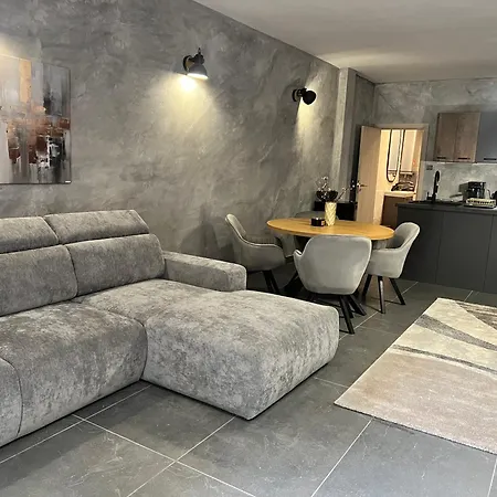 Apartament Astin